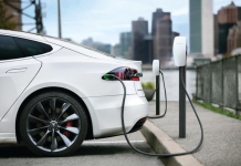 تكلفة شحن السيارة الكهربائية في المنزل الإمارات: دليلك الذكي للتوفير والراحة