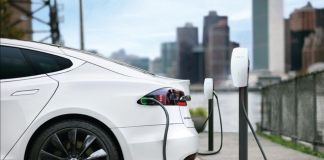 تكلفة شحن السيارة الكهربائية في المنزل الإمارات: دليلك الذكي للتوفير والراحة