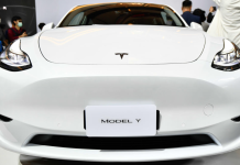 المقال Y في دبي – الأداء، التكنولوجيا، والسعر مراجعة سيارة تسلا موديل Y في دبي