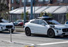 اختبار Robotaxi التّلقائي في أريزونا: خطوة جديدة لتسلا نحو قيادة ذاتية كاملة اختبار Robotaxi التّلقائي في أريزونا: خطوة جديدة لتسلا نحو قيادة ذاتية كاملة